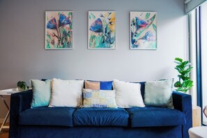 Smart TV, table tennis, books - Spacious 4BR, 3BTH Richmond Home - Walk to MCG, Tennis, Concert Venues & CBD. (Richmond)