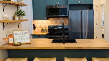 Cookware/dishes/utensils