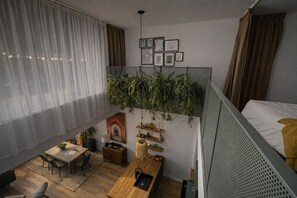 2 bedrooms, iron/ironing board, WiFi, bed sheets - Stylish Two-Level Apartment with Private Rooftop Terrace – Downtown Montreal (Montréal)