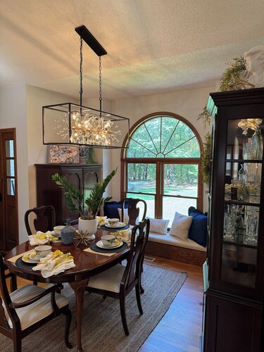 JB’s Winners Circle is a peaceful, quite home only 3 minutes from downtown.
