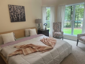 5 bedrooms, free WiFi, bed sheets