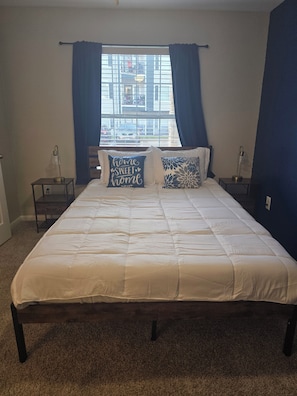 3 bedrooms, iron/ironing board, internet - Casa Bluebonnet - Apt in Austin with Gym, EV, pool, 8 mins to Downtown/Airport (Austin)