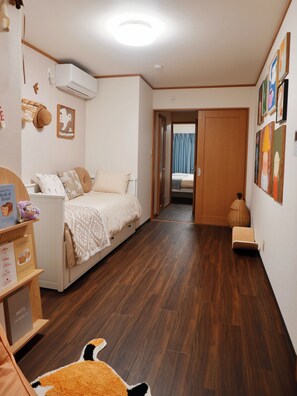 4 bedrooms, internet, bed sheets