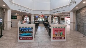 Lobby - Disney Family Resort: Home Theater, Pool & Free Parking/ Regal Palms Resort (Davenport)