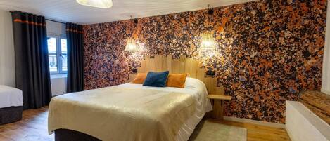 2 makuuhuonetta, silitysrauta/-lauta