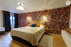 2 bedrooms, iron/ironing board