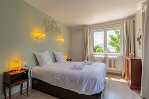 3 عدّة غرف نوم ومكواة/لوح كي وسرير سفر وواي فاي مجانًا