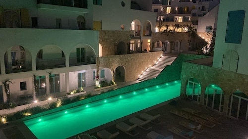 The Penthouse Santorini Residence Drymadhes Dhermi with Private Jacuzzi