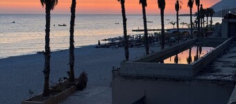 Penthouse Beachfront Apartment, Santorini Residence Drymadhes, Dhermi, Albania