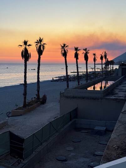 The Penthouse Beachfront Apartment, Santorini Residence Drymadhes, Dhermi