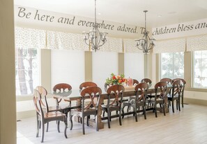Dining - Secluded and peaceful country home near mountains, reservoir, ski resorts. (Croydon)