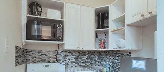 Junior Studio Apartment Near Dundas Station and Eaton Centre