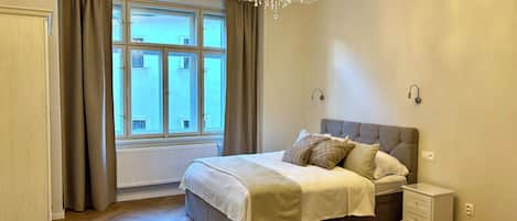 2 bedrooms, iron/ironing board, Internet, bed sheets