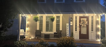 Charming 2 bedroom, 1 bath first floor.  Walk to the racetrack and downtown