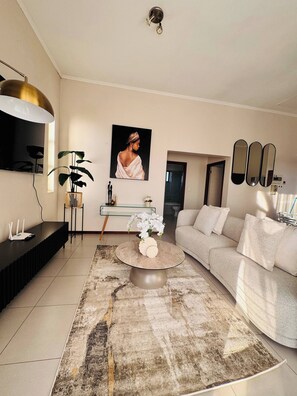 Apartment, 2 Bedrooms, Balcony | Living room