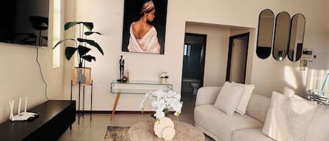 Appartement, 2 chambres, balcon | Salle de séjour