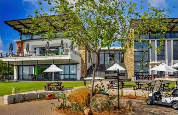 Apartment, 2 Bedrooms, Balcony | Exterior - 2 Bed in Gorgeous Golf Estate (Johannesburg)