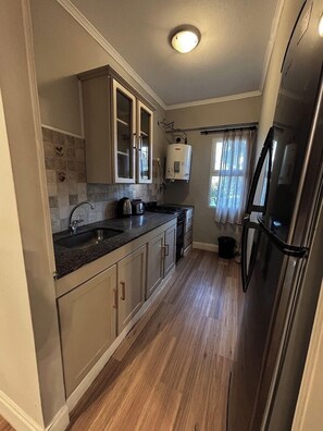 Classic Apartment, 1 Bedroom | Private kitchen