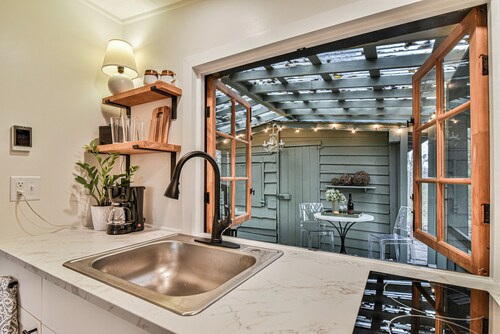 The Haven: Mountaintop Cottage Retreat