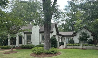 Cozy Home in an Unbeatable Location