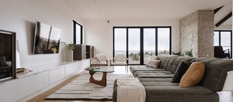 Modern Residence Panoramic Views