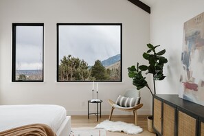 5 dormitorios, tabla de planchar con plancha, Internet y ropa de cama