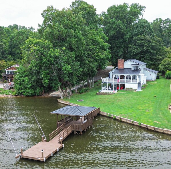 Exterior - Serene 3-bedroom lakefront house on High Rock Lake, Lexington NC (Lexington)