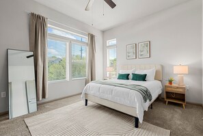 2 chambres, fer et planche à repasser, Wi-Fi, draps fournis