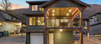 3 bedroom (10-12 guests), 2 full bathroom, family friendly, atv-dirt bike trails