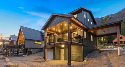 3 bedroom (10-12 guests), 2 full bathroom, family friendly, atv-dirt bike trails