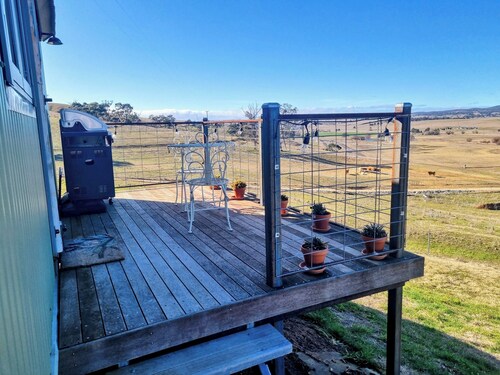 Rustic Range Retreat @ Charlotte's Hut 
Stay, Relax, Unwind & Reconnect