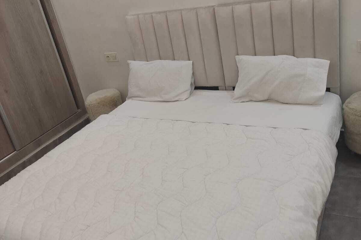 Doppia Comfort, vista cortile | Una scrivania, postazione laptop, Wi-Fi gratuito