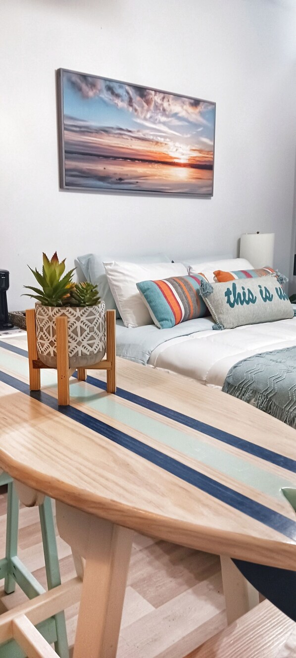 1 habitación, tabla de planchar con plancha, wifi y ropa de cama