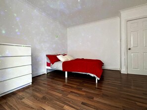 3 makuuhuonetta, Wi-Fi, vuodevaatteet