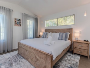 Rumah, pemandangan kolam renang | Setrika/meja setrika dan Wi-Fi gratis