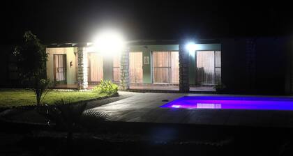 Spacious 9-bedroom building in wonderful Otavi with AC