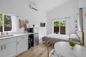 2 habitaciones, tabla de planchar con plancha, wifi y ropa de cama
