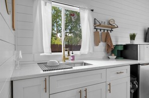 Microwave, stovetop, dishwasher