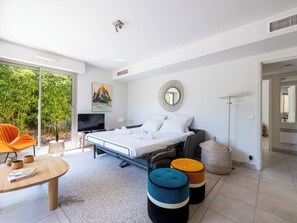 1 chambre, fer et planche à repasser, Wi-Fi, literie fournie