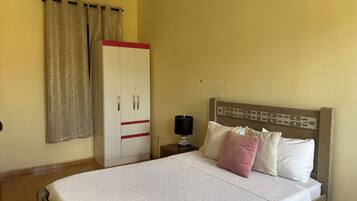 2 Schlafzimmer, Bügeleisen/Bügelbrett, Internetzugang, Bettwäsche