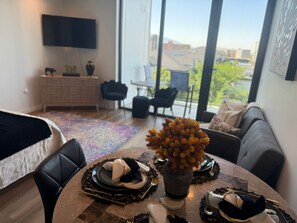 1 室のベッドルーム、アイロン / アイロン台、WiFi (無料)、ベッドシーツ