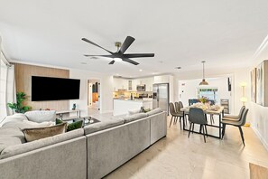 Älytelevisio, pöytäjalkapallopöytä, pöytätennispöytä