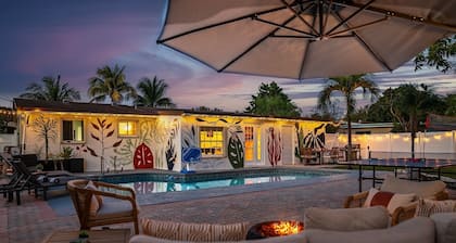 Sunny-Haven 3 Bedroom PoolVilla With GameRoom near the Beach & Shopping Centers