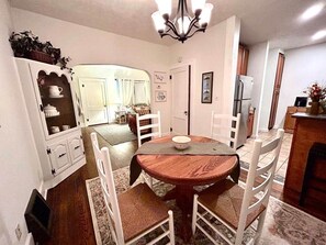 Unclassified image, 5 of 47, button - The Comfy Cottage-4 BR, 2 BA, Sleeps up to 10! (Hastings)