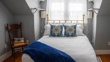 4 bedrooms, iron/ironing board, free WiFi, bed sheets