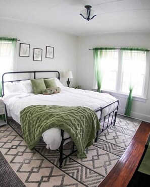 4 bedrooms, iron/ironing board, free WiFi, bed sheets
