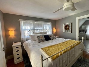 4 bedrooms, iron/ironing board, free WiFi, bed sheets