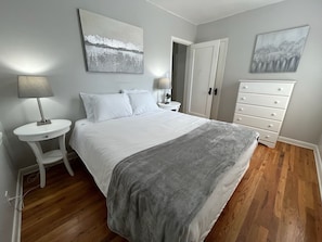 2 bedrooms, iron/ironing board, Internet, bed sheets
