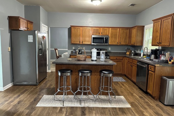 Mikrovågsugn, ugn, spishäll och diskmaskin