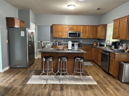 
Enjoyable 4-bedroom house  in Dallas. Great place for the family & friends